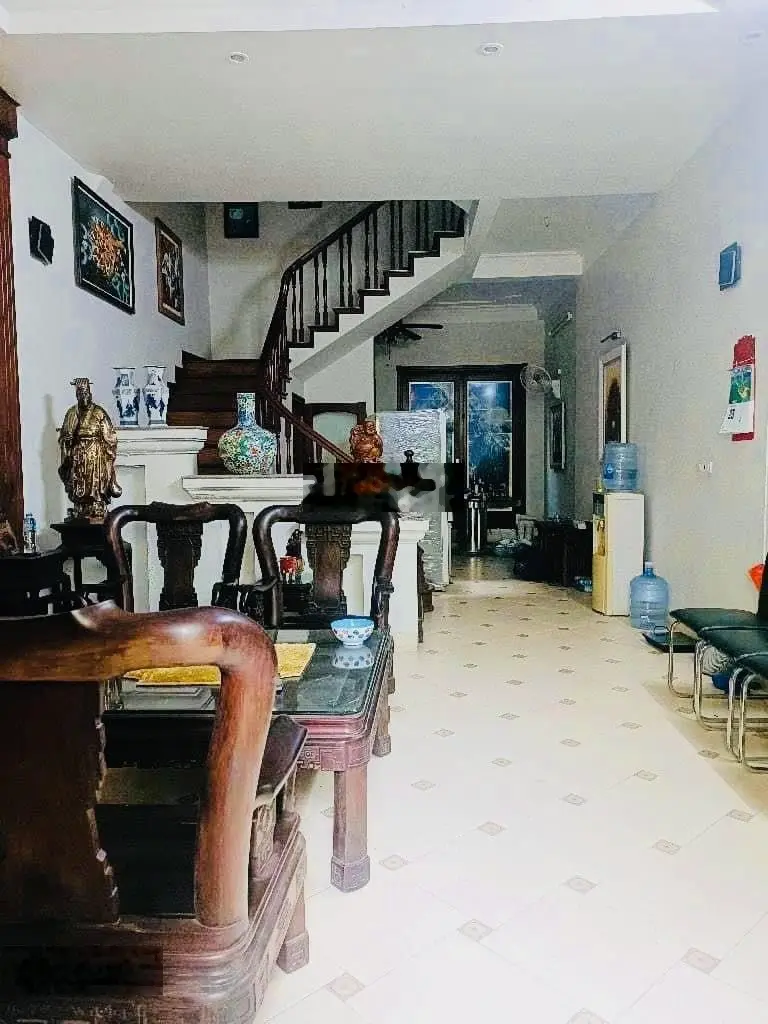 Cần bán nhà phân lô Lạc Trung ôtô tránh dừng đỗ, ngủ trong nhà 70m2, 13 tỷ. LH 0916 231 ***