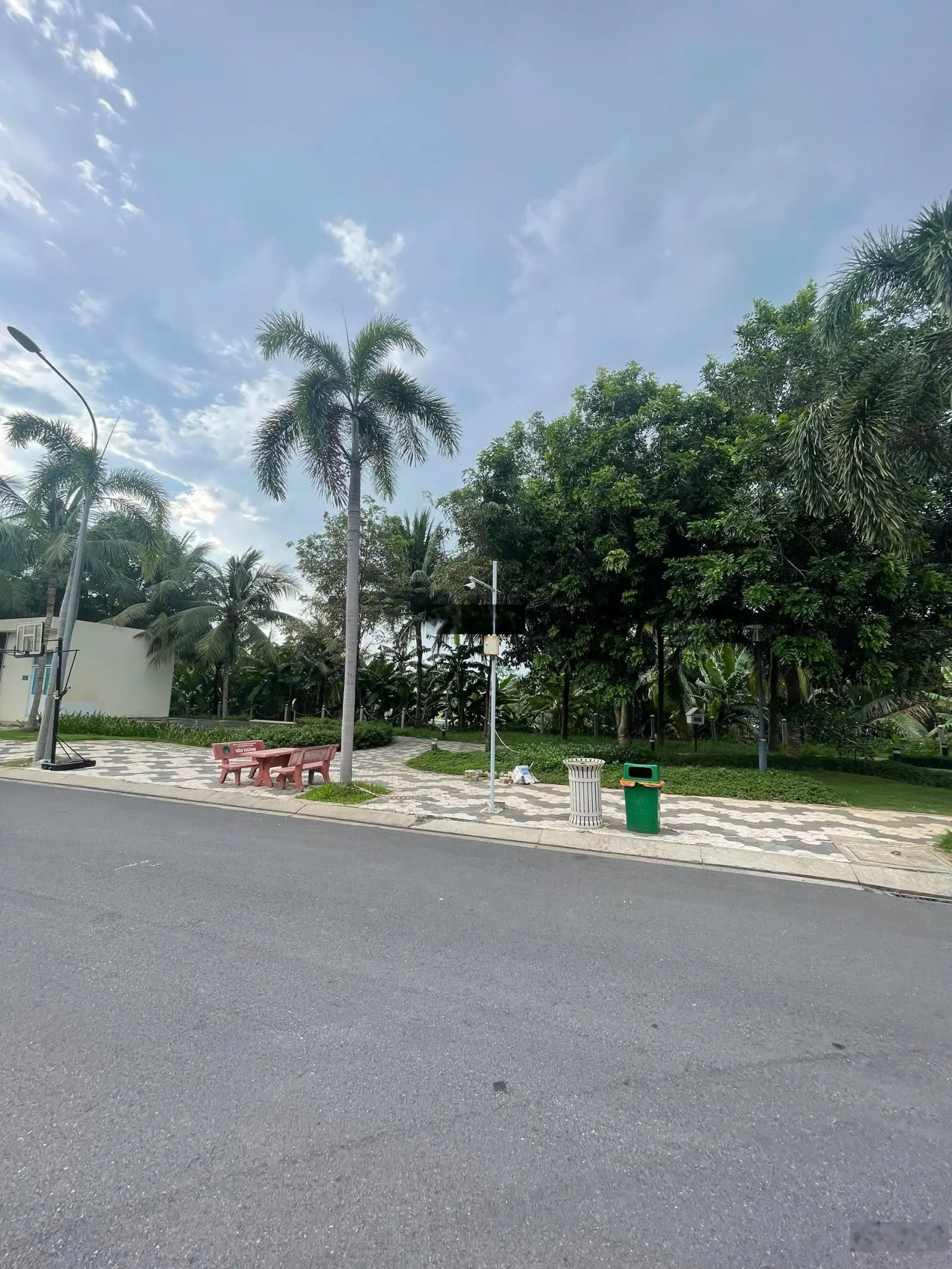 CẦN BÁN BIỆT THỰ SENTURIA 150M CĂN GÓC 2 MẶT VIEW CÔNG VIÊN CHÍNH CHỦ