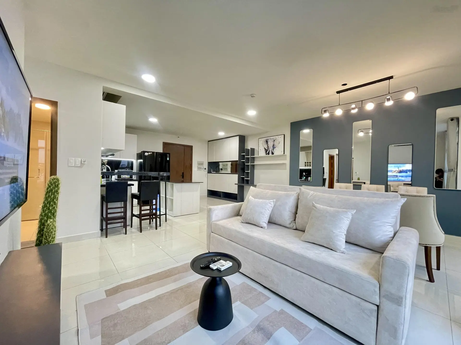 Cần bán căn hộ Grand Riverside 3PN giá 5.5 tỷ bao thuế DT: 104m2, đường Bến Vân Đồn, Q4 view Q1