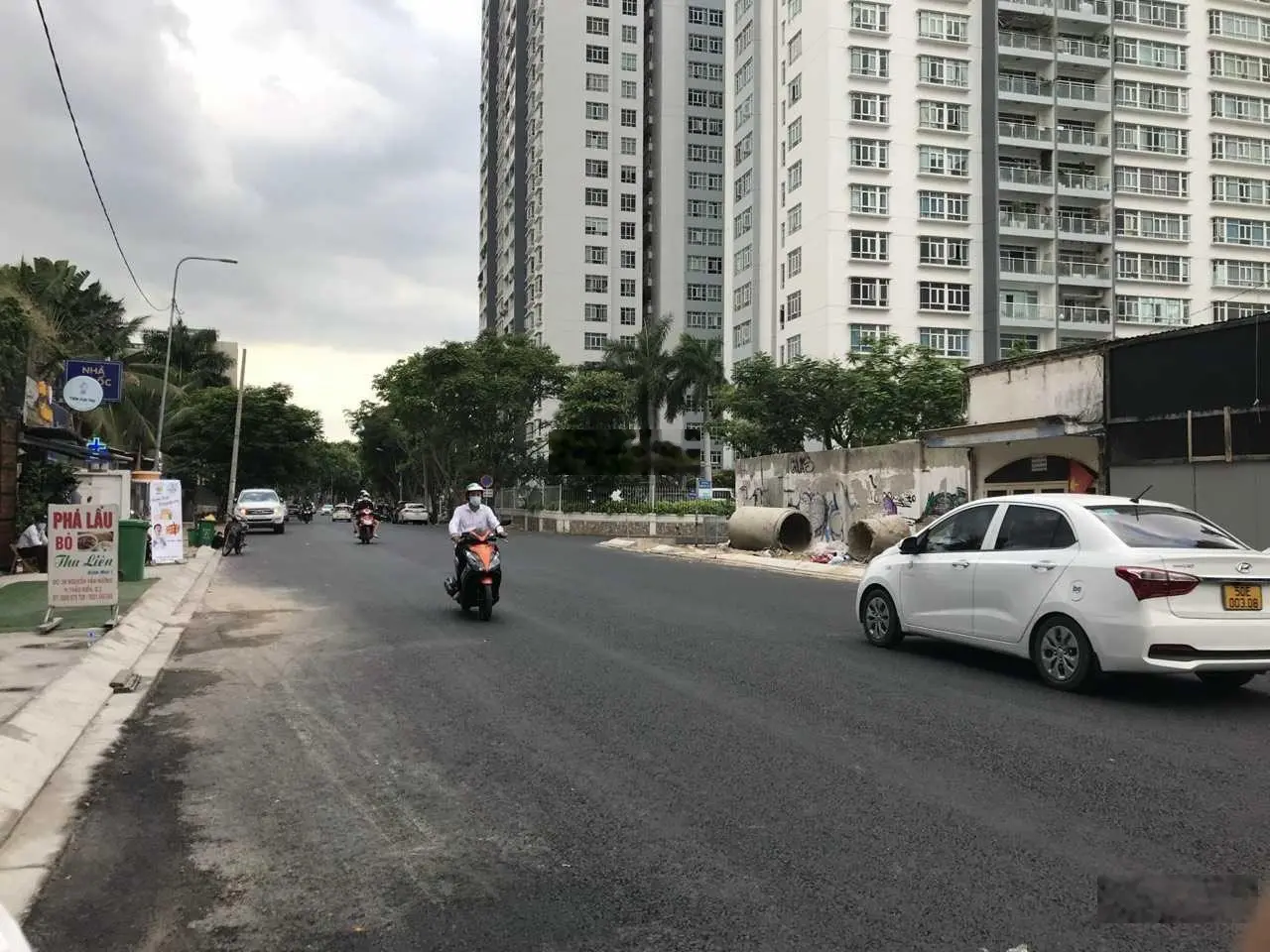 Bán nhà MT đường Nguyễn Văn Hưởng - Thảo Điền. 250 m2 (8,5 x 30m) xây cao - giá 85 tỷ TL