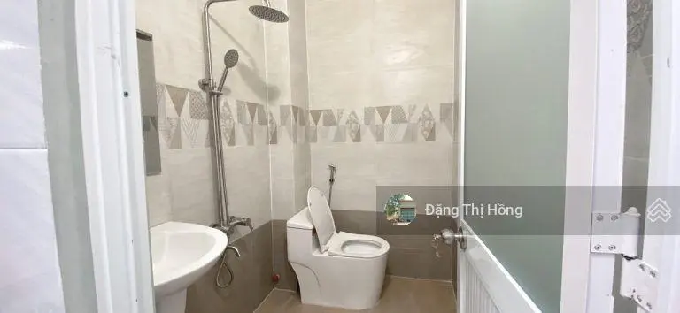 Cần bán gấp nhà đường Lưu Hữu Phước 53m2 ra Võ Văn Kiệt 500m, sổ riêng ,hẻm xe hơi 4m, dân cư đông
