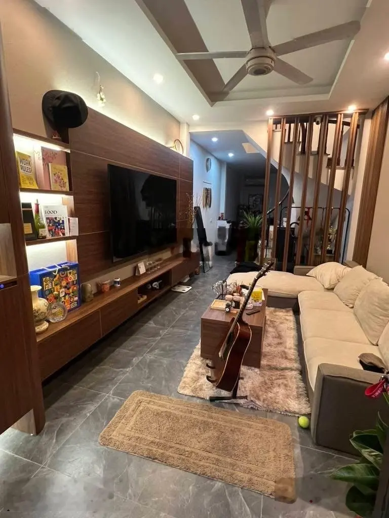 Nhà đẹp Tây Mỗ - Nam Từ Liêm - diện tích 42m2 - sổ hoa hậu - 2 mặt thoáng - 5 tỷ 85 - Hiếm