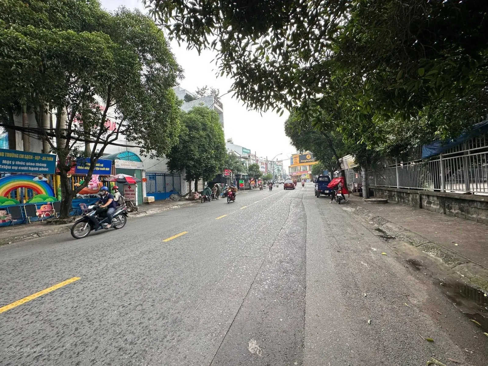 MTKD đường Dương Đức Hiền DT: 20.5m x 61m, DTCN: 1370,3m2 (đất ở đô thị). Giá: 145 tỷ TL