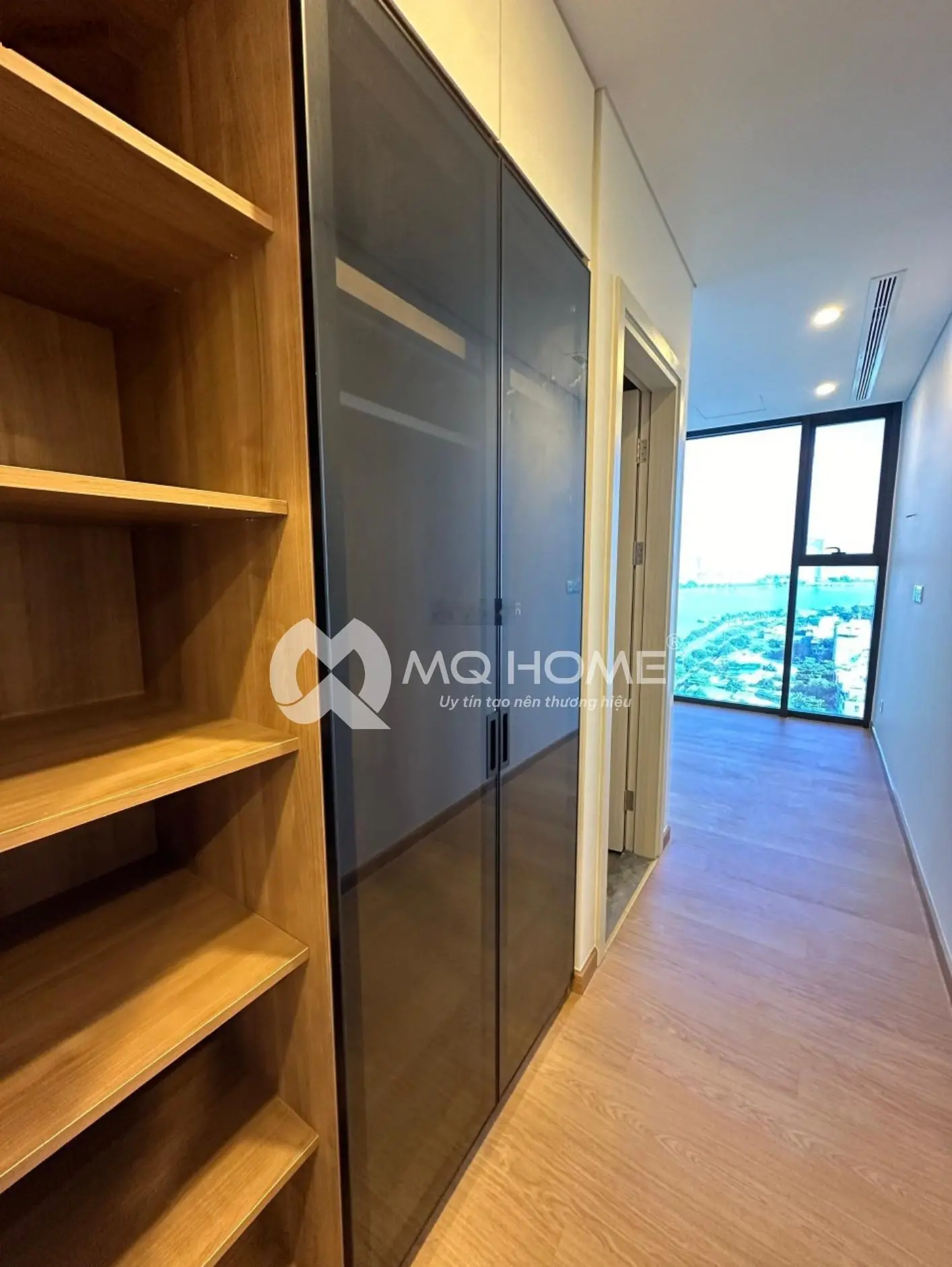 Cần bán căn hộ cao cấp SAM Tower 2PN tầng cao view sông, giá cực rẻ