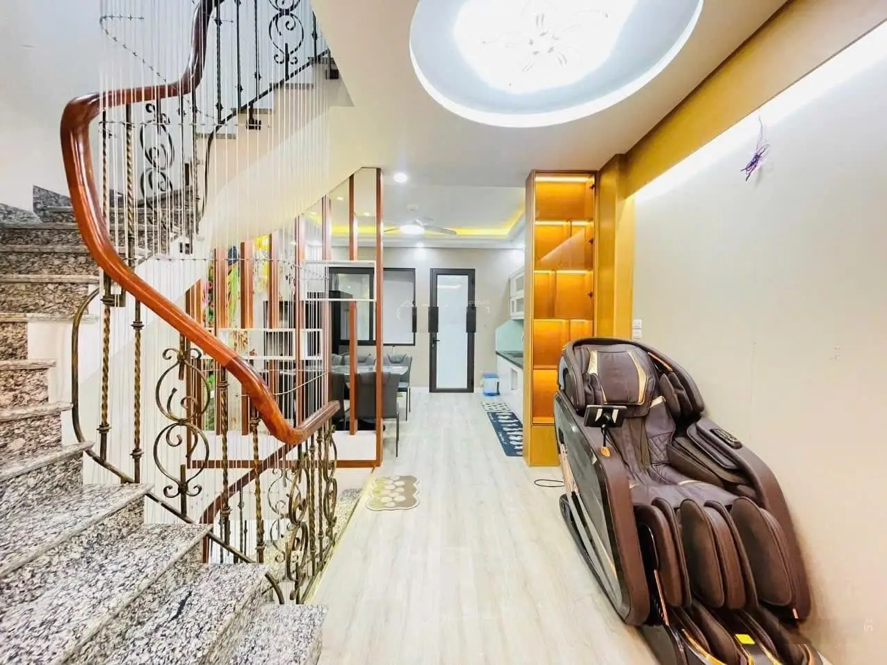 Bồ đề nhà đẹp sẵn 47m2 5 tầng MT 4.5m ô tô vào nhà thoáng trước sau 10m ra hồ bồ đề sổ đỏ đẹp