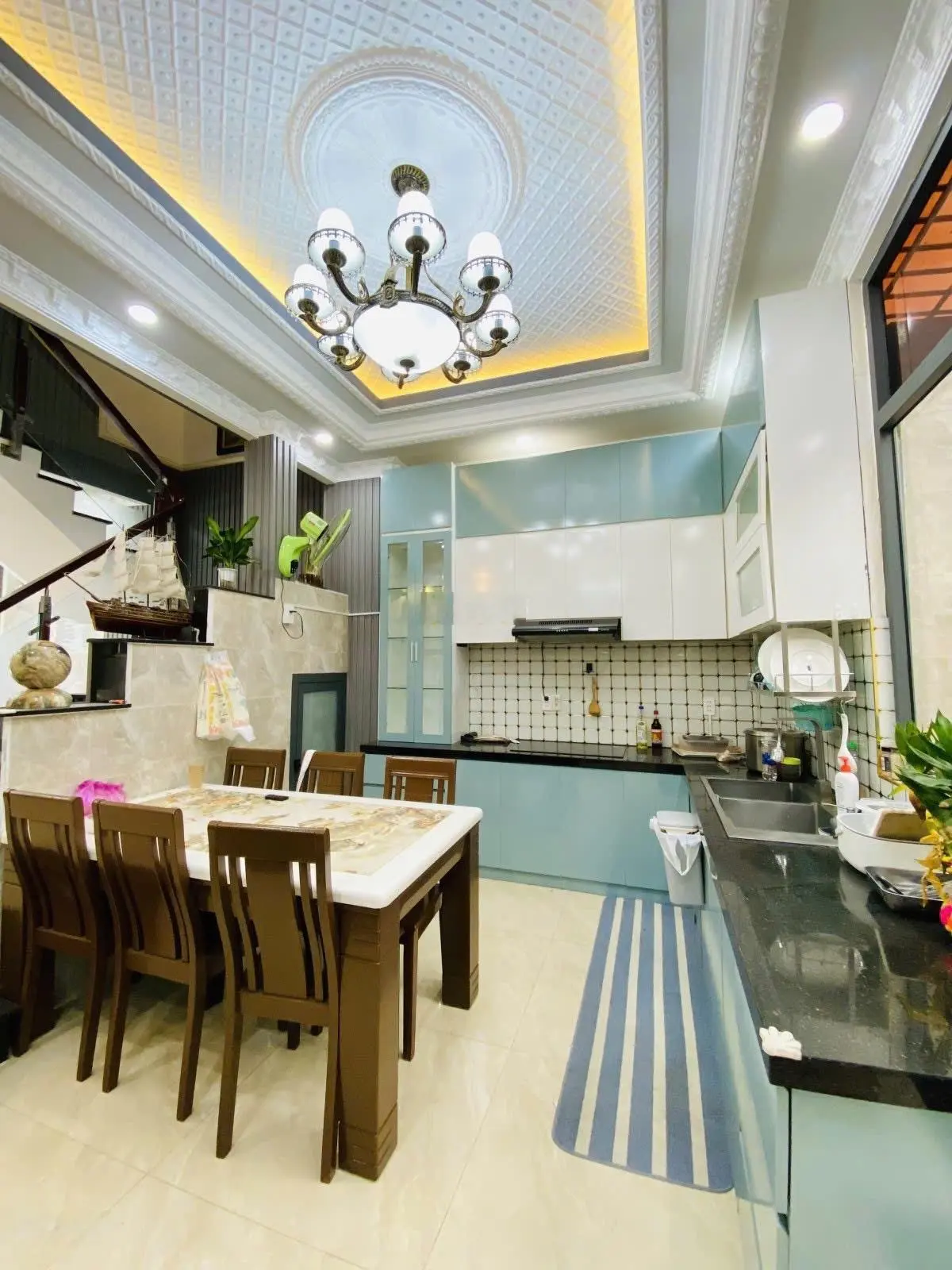 Chủ về nước bán gấp nhà riêng sát Quận 7, 55m2, 3 tầng,4PN, giá chỉ 6.89 tỷ,xe hơi ngủ trong nhà