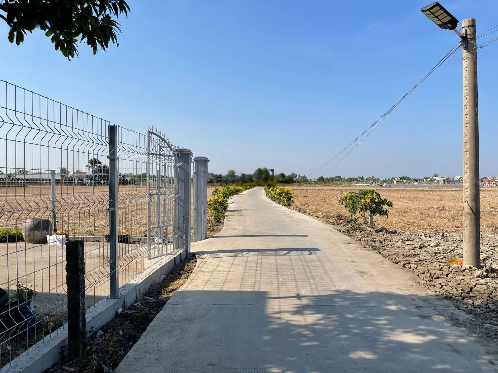 Đất thổ cư giá rẻ, DT 285m2 giá 1,42 tỷ, xe hơi tới đất, ấp 2 xã Long An. LH 0938 833 ***