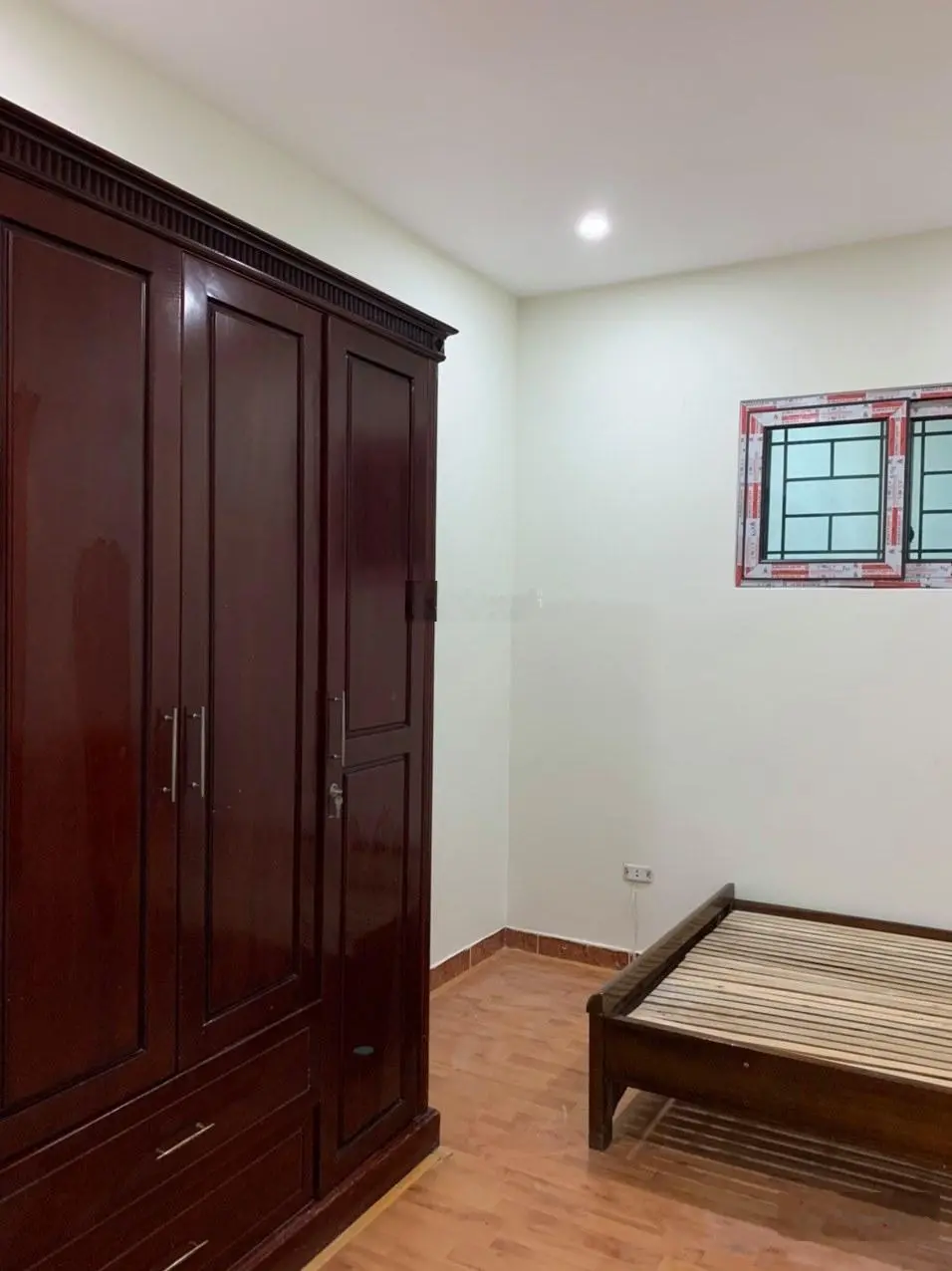 Chính chủ bán nhanh căn hộ 3 ngủ 2 WC, nhà đẹp ở được luôn tại khu đô thị Linh Đàm