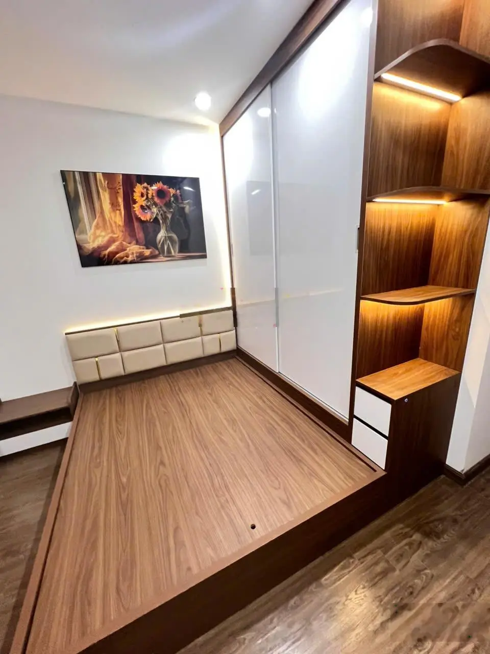 Chính chủ cần bán căn hộ 95m - 3PN - 2WC-Full NT (như hình) Eco LAke View 32 Đại Từ 0989 996 ***