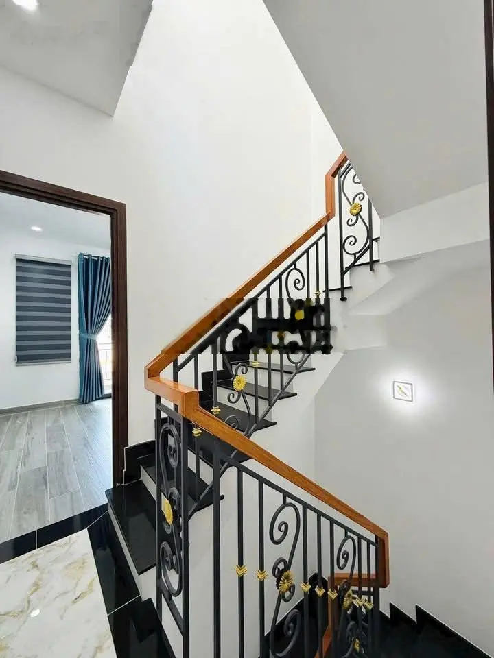 Hot!Nhà đẹp giá siêu rẻ tọa lạc ngay đường số 120,Tân Phú,quận 9.Phía sau công viên Suối Tiên