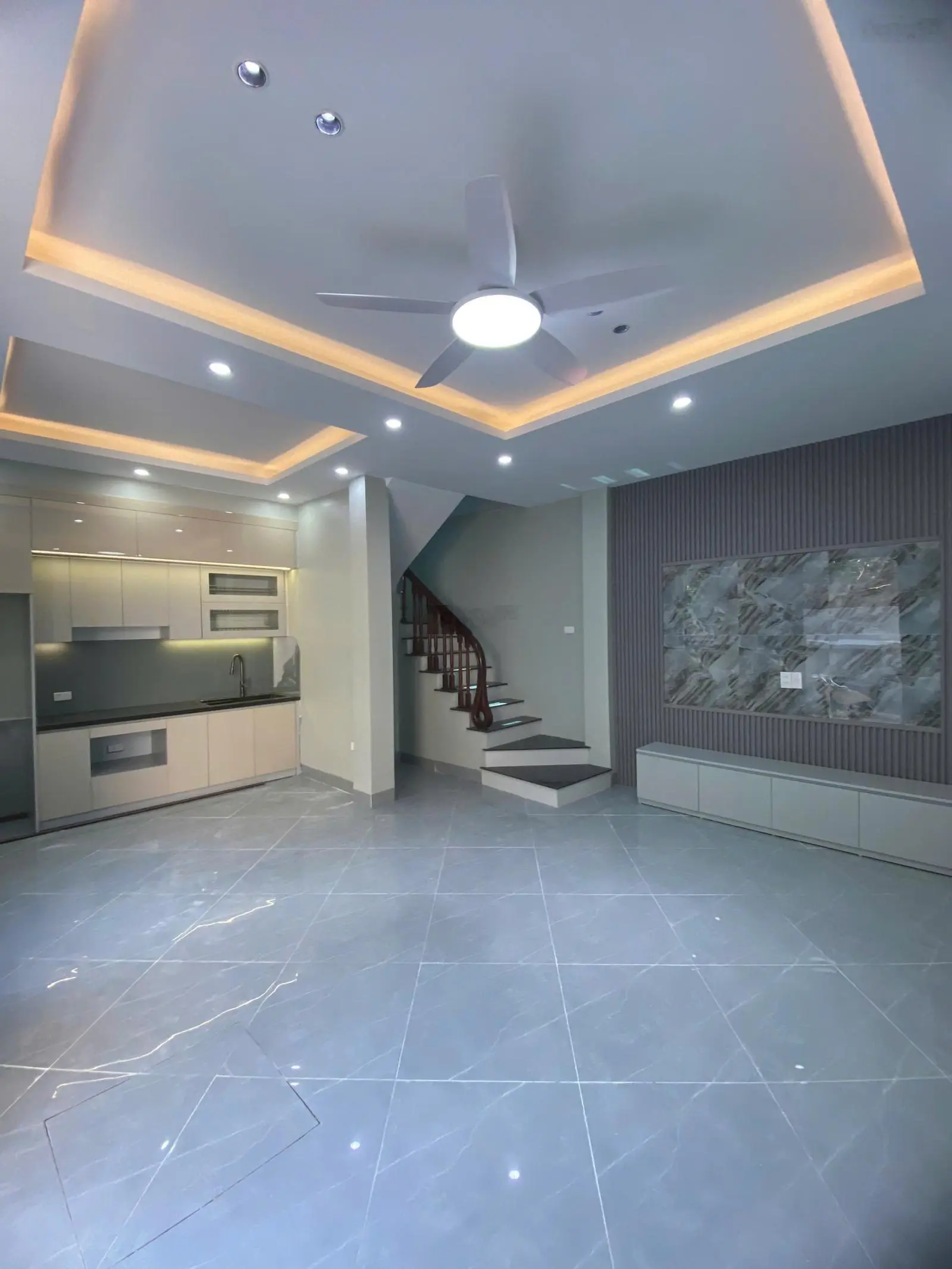 Bán nhà 4T*33m2 lô góc thiết kế cực đẹp. Nội thất sang trọng. Sát KĐT Đô Nghĩa, cách Yên Nghĩa 500m