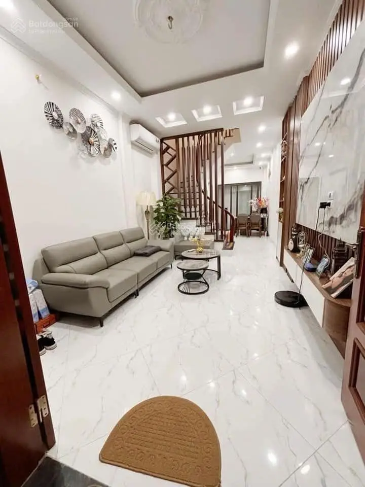 Bán nhà phố Giảng Võ, ngõ nông, 3 gác tránh gần phố, ô tô 35m, dt 44m2 * 5 tầng, giá nhỉnh 8 tỷ