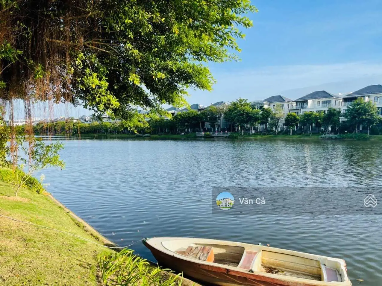 Bán gấp căn shophouse Lakeview City nhà hoàn thiện cơ bản DT 5x20m 5 lầu giá 16 tỷ Lh 0907860179