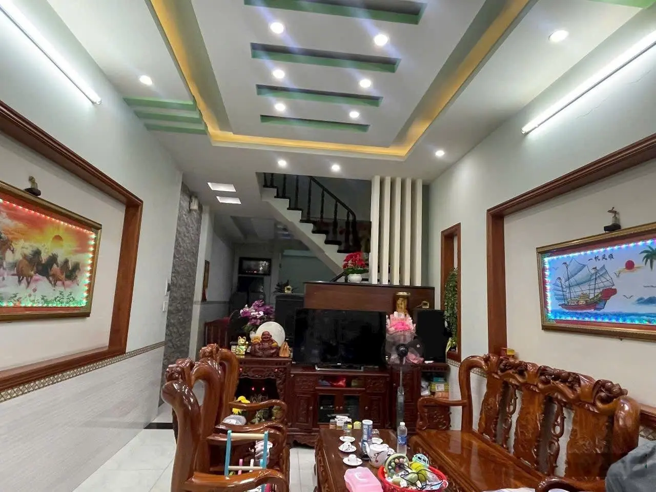 Nhà 2 lầu khu dân cư toa xe giá 4 tỷ 350 triệu