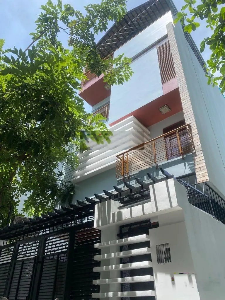Ngay trung tâm Quận 7 - kết cấu 3 tầng - ô tô đổ cửa - hẻm 30 Lâm Văn Bền