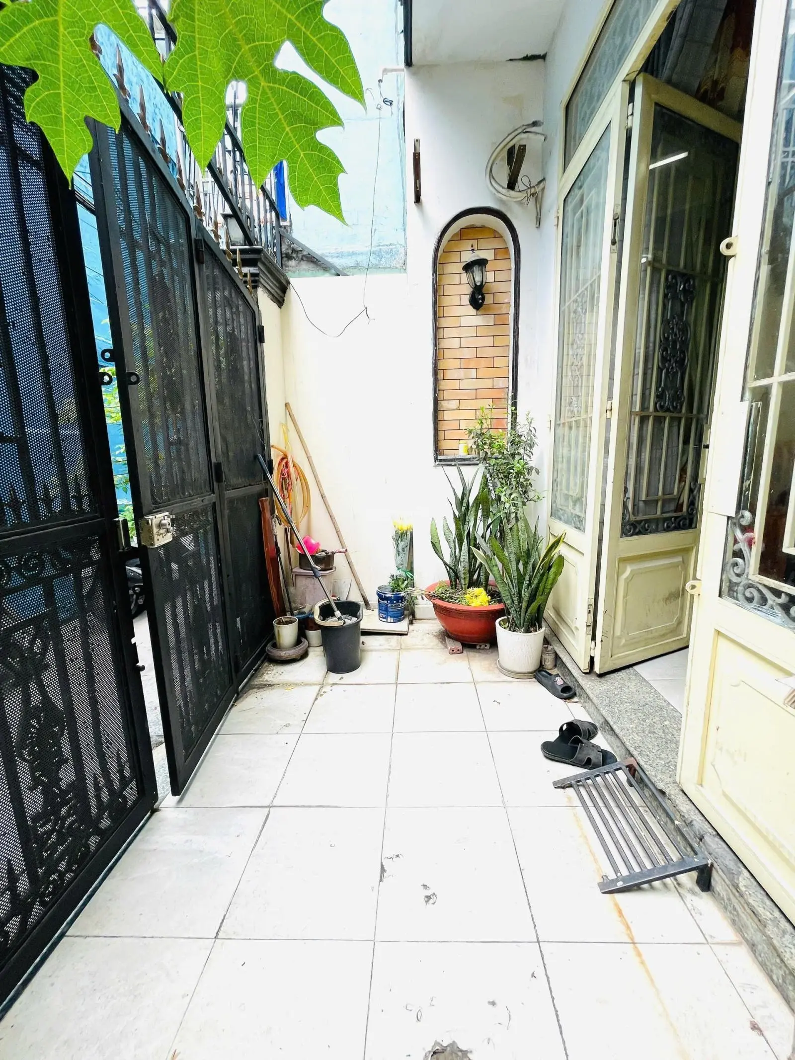 5.95 tỷ bán nhà 48m2 kết cấu 4 tầng ngay Thị Nghè giáp Quận 1 - Nguyễn Cửu Vân hẻm thông - 5PN 6WC