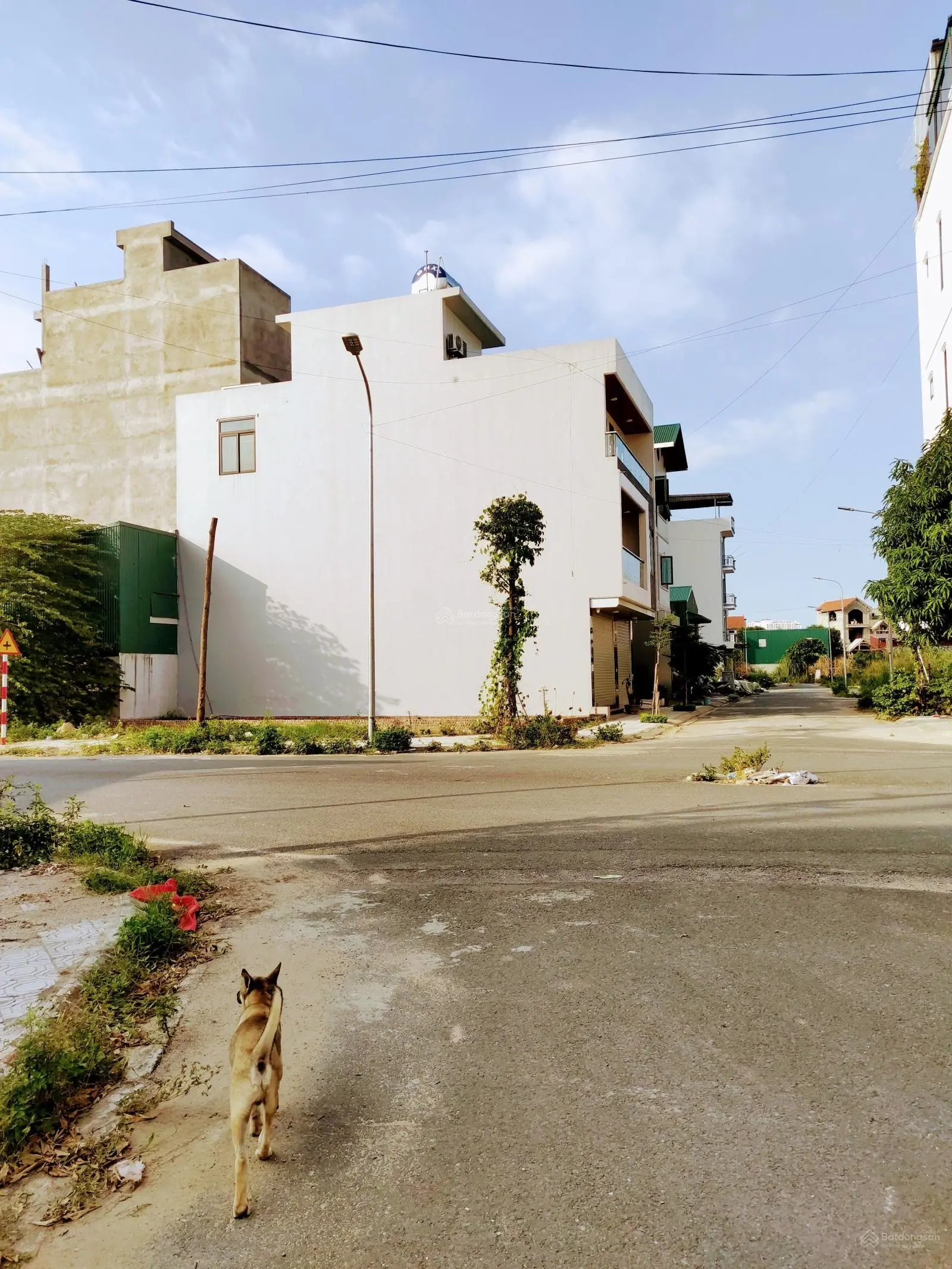 Chính chủ bán 145m2 đất Cầu Diễn, Minh Khai, 2 mặt tiền 8.6m mặt tiền ô tô tránh. Giá 17 tỷ 5