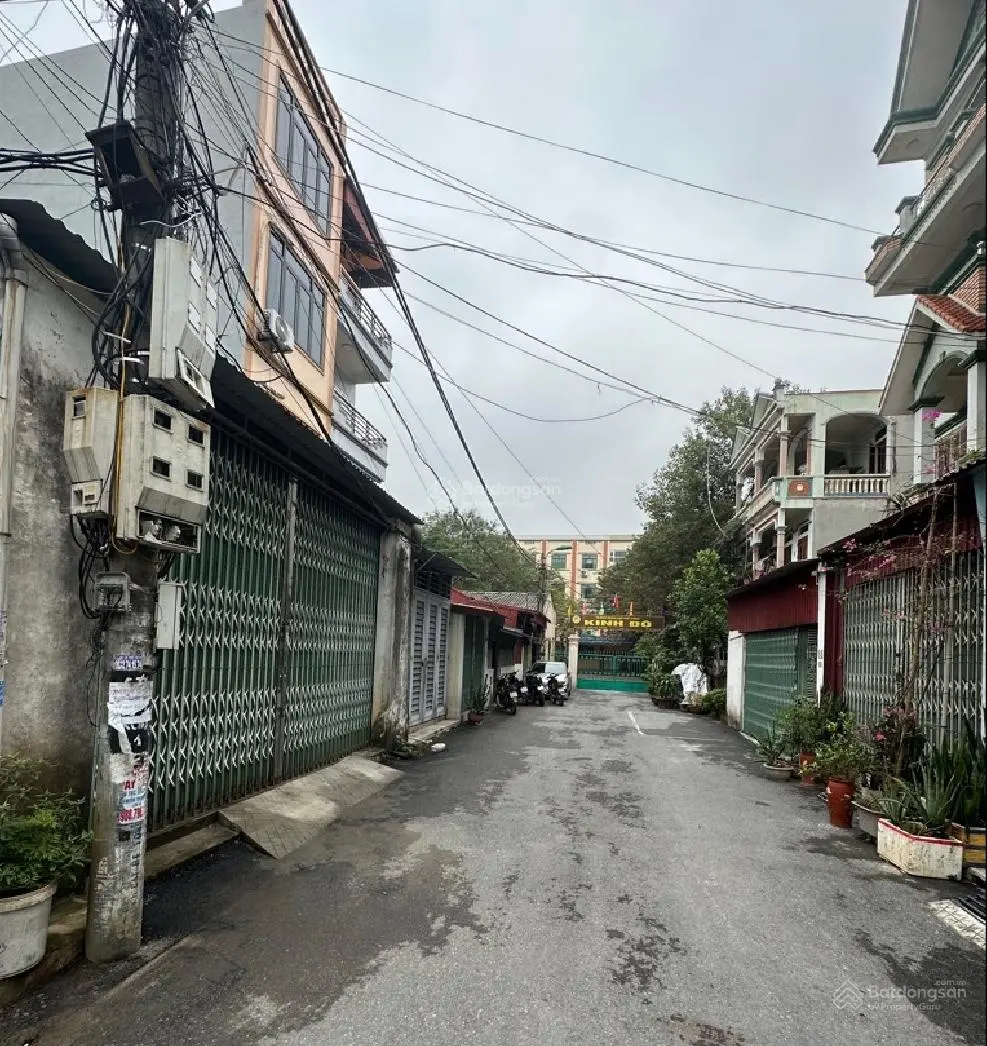 Bán đất có nhà C4 GN 301 Đường Cao Lỗ, Thị Trấn Đông Anh, giá 11,2 tỷ. Diện tích 130m2. MT 6,5m