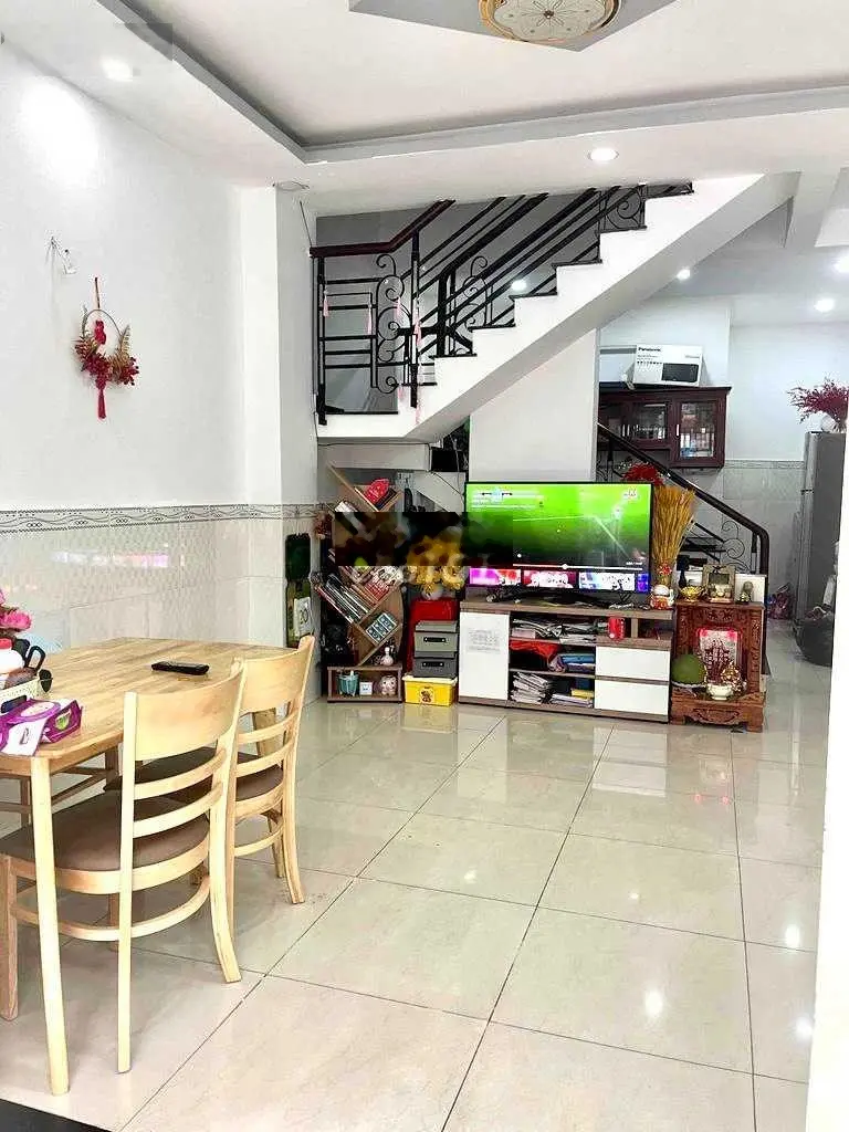 Đi định cư nước ngoài cần bán gấp,căn nhà 80m2 đường Âu Dương Lân Quận 8 giá 1 tỷ 9 LH 0938 192 ***