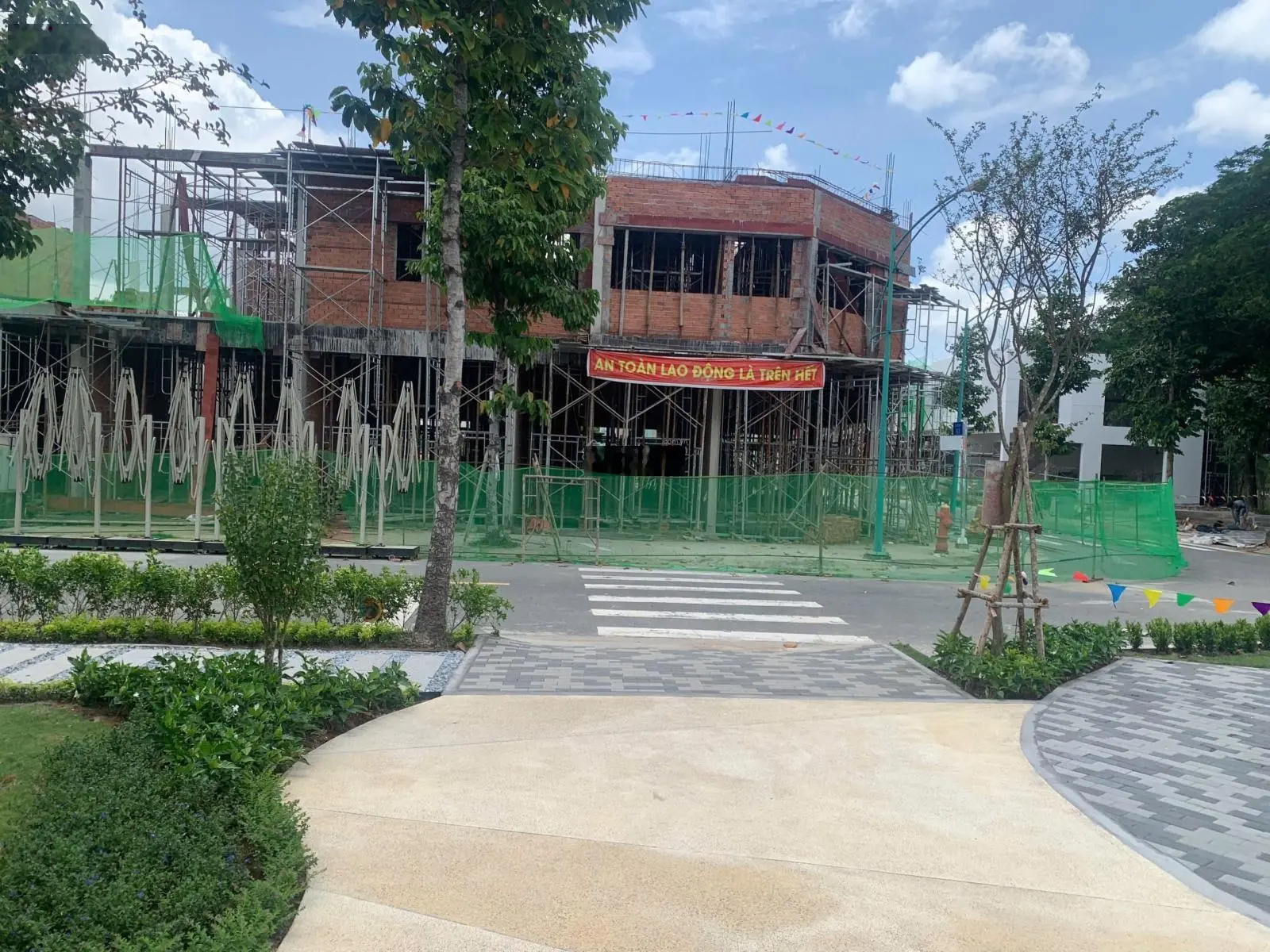 Bán nhà phố liền kề sổ hồng riêng rẻ hơn chung cư chủ cần 990tr(30%) có thể sở hữu được ngay