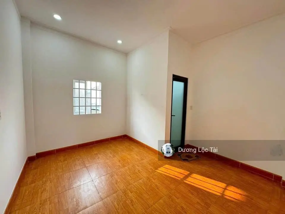 Ngộp ngân hàng bán gấp nhà 60m2/1ty3 mt đường nguyễn thái bình, tdm, sổ sẵn