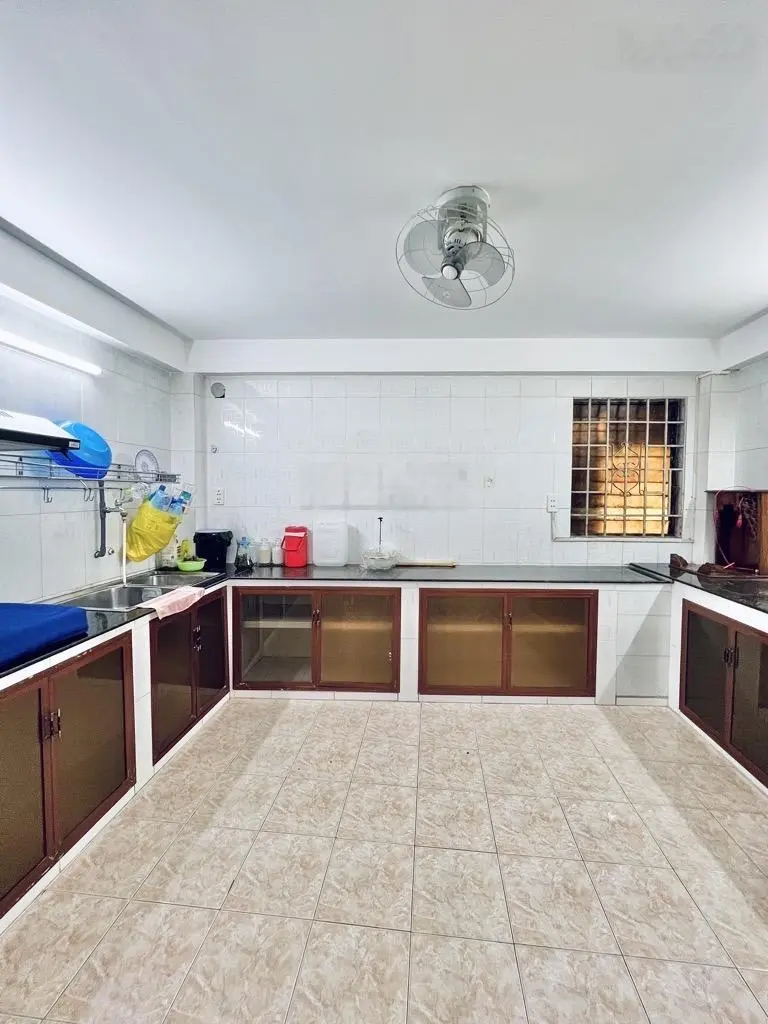 Nhà 6 tầng BTCT, Lạc Long Quân, phường 8, Tân Bình 45 m2, 7 PN 4,2m X 11m chỉ có 6,95 tỷ .
