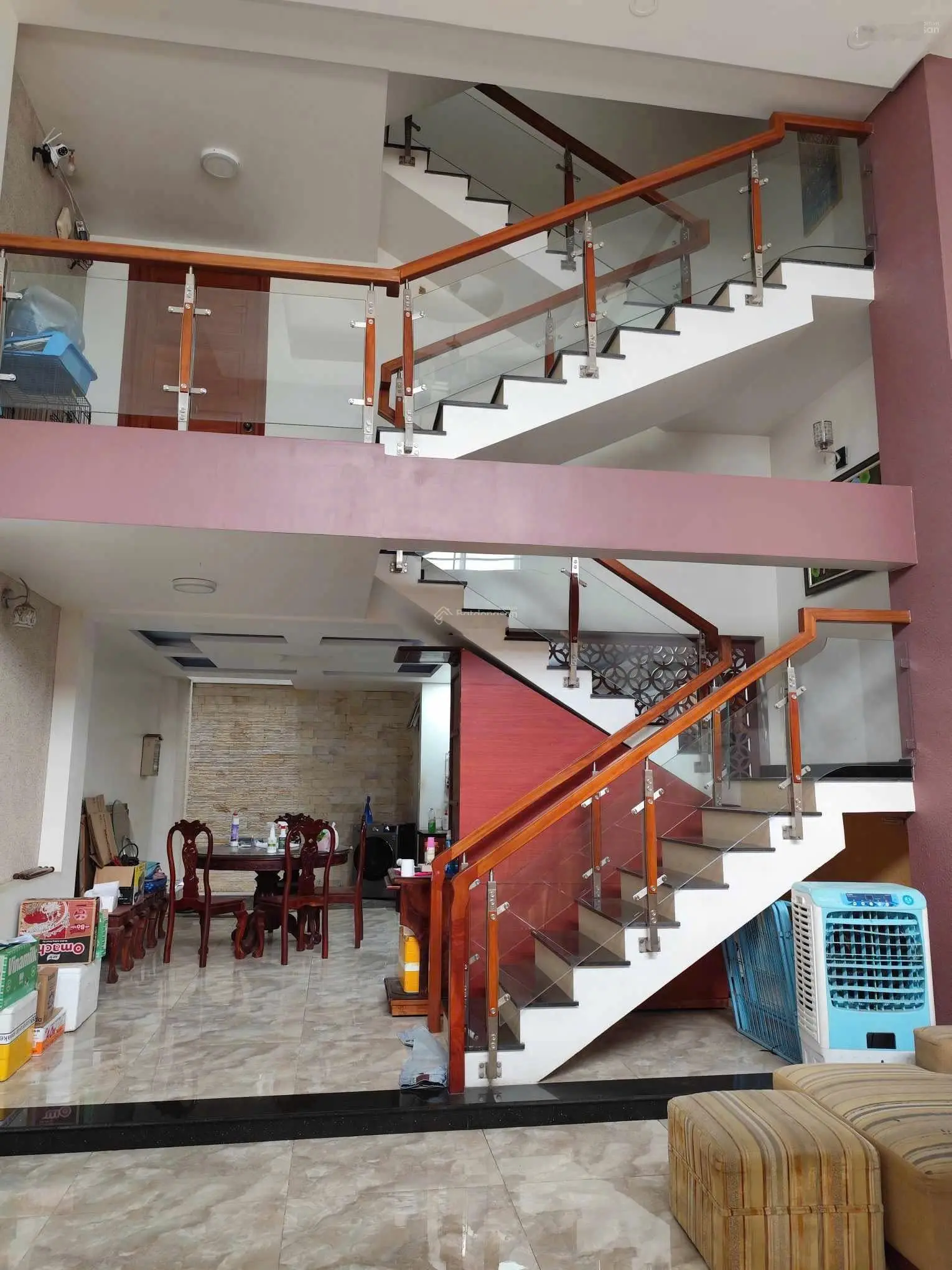 Bán gấp nhà 1T3L, gần trường đại học Ngân Hàng, xây kiên cố,4PN,đường rộng 6m,khu an ninh. Hơn 7tỷ