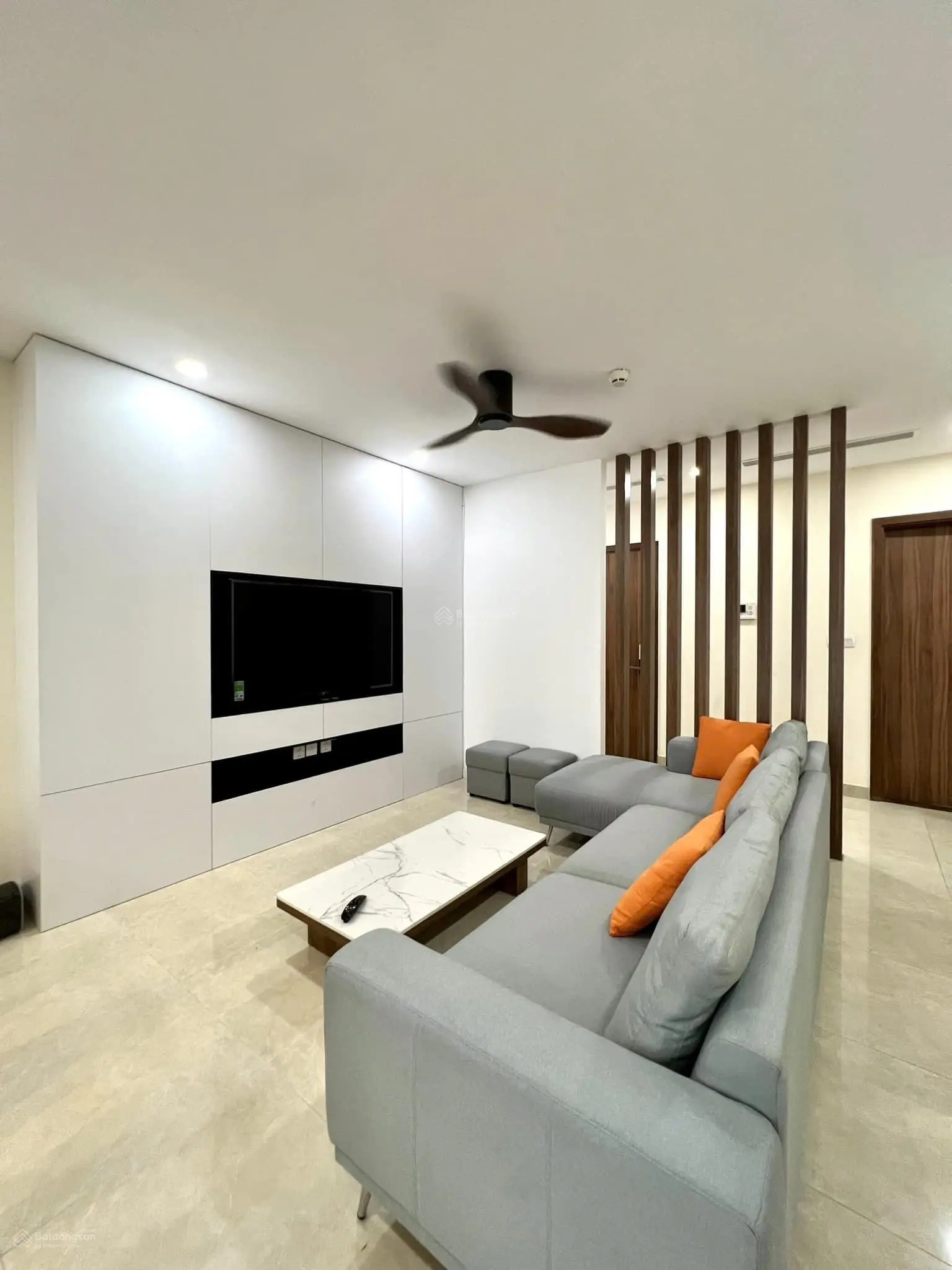 Hiếm có khó tìm, 2 ngủ tầng trung, hướng thoáng mát, hot nhất khu vực Cầu Giấy, Xuân Thủy