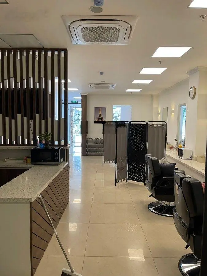 Mặt phố trung tâm Cầu Giấy - 8 tầng thang máy mặt tiền 7m - thông sàn - hầm để xe - hệ thống PCCC