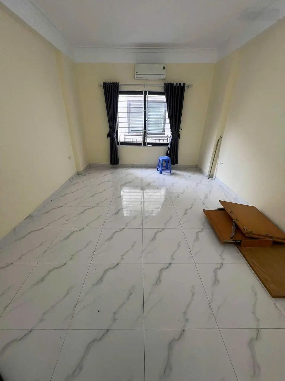 Căn lô góc 48m2x3T, full nội thất, gần chợ Đông La, 5 phút Penika Tố Hữu