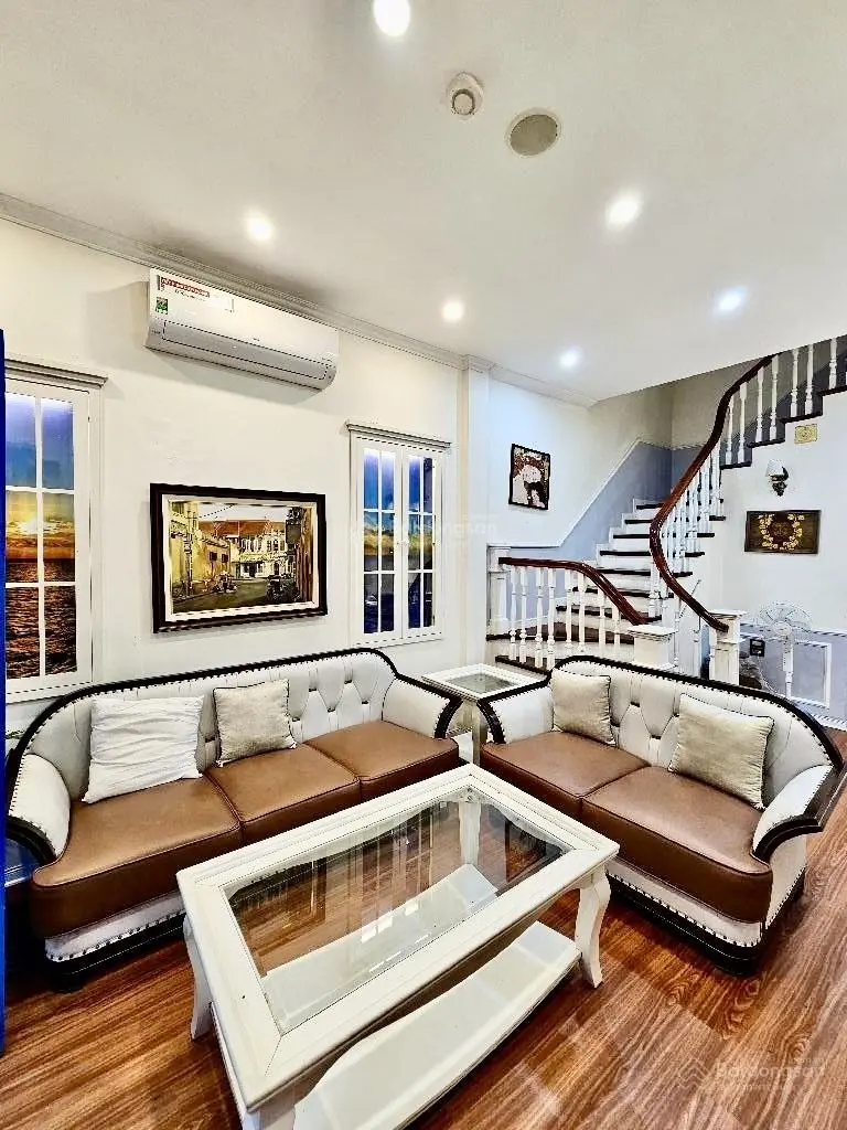 Bán gấp nhà ngõ 42 sài đồng 58m2-hơn 9 tỷ full nôi thất sang xịn-mặt ngõ oto-sát hồ sai đồng