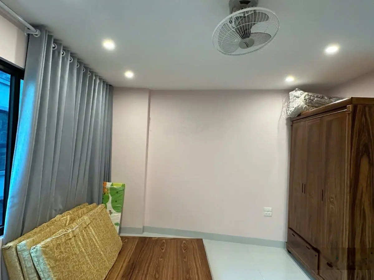 Bán nhà mặt ngõ Trần Quý Cáp, Đống Đa. Lô góc, ôtô, ngõ thông rộng, mt 5m kinh doanh. 4tầng, 3ngủ
