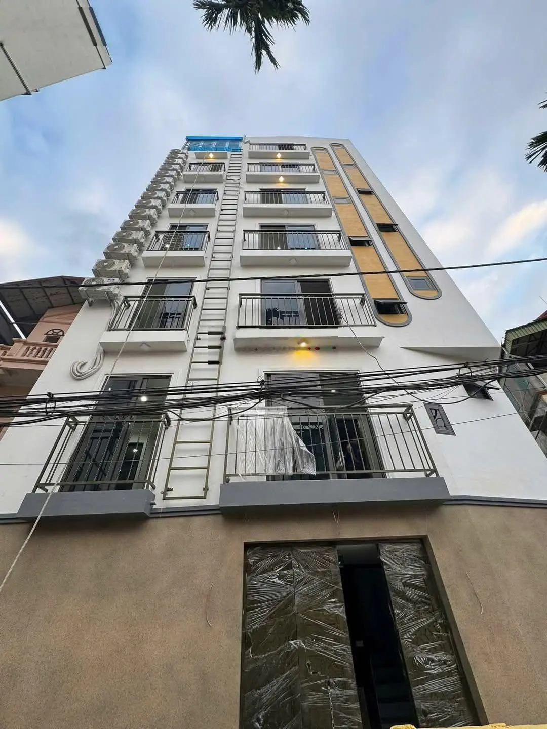 Bán nhà riêng 2 mặt ngõ Nguyễn Chí Thanh, phân lô, ô tô tránh, 21 PKK, DT 1.5 tỷ 96m x 8T x 5.5m MT