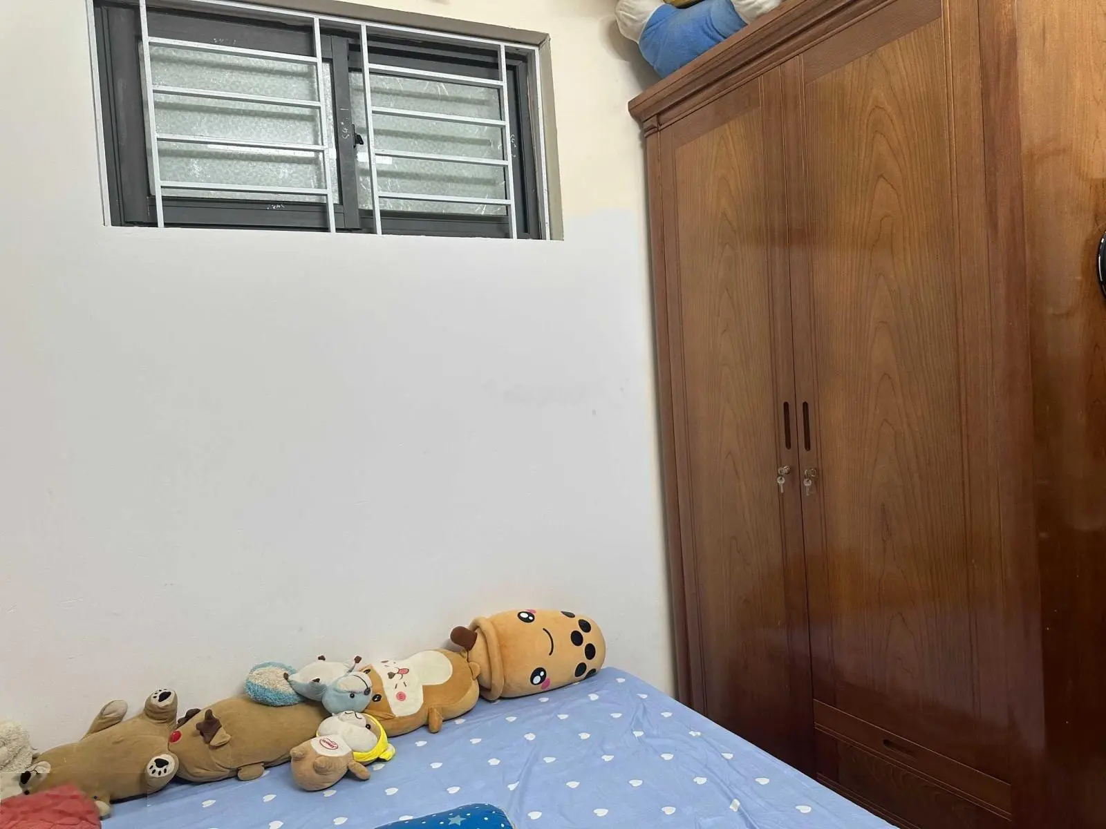 Bán căn 2 ngủ 2 vệ sinh tầng trung full đồ