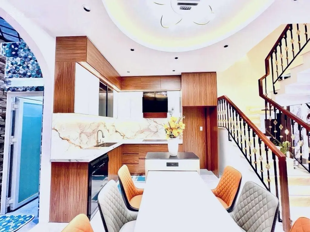 Nhà đẹp Tân Bình 50m2 4 PN 4WC Full nội thất hẻm xe hơi thông 1 trục chỉ 7.68 tỉ