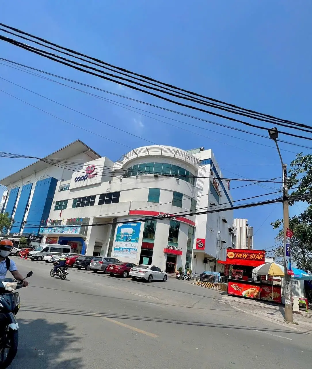 Nhà mặt tiền đường Phạm Văn Thuận gần Coop Mart Biên Hòa. Vị trí kinh doanh buôn bán sầm uất