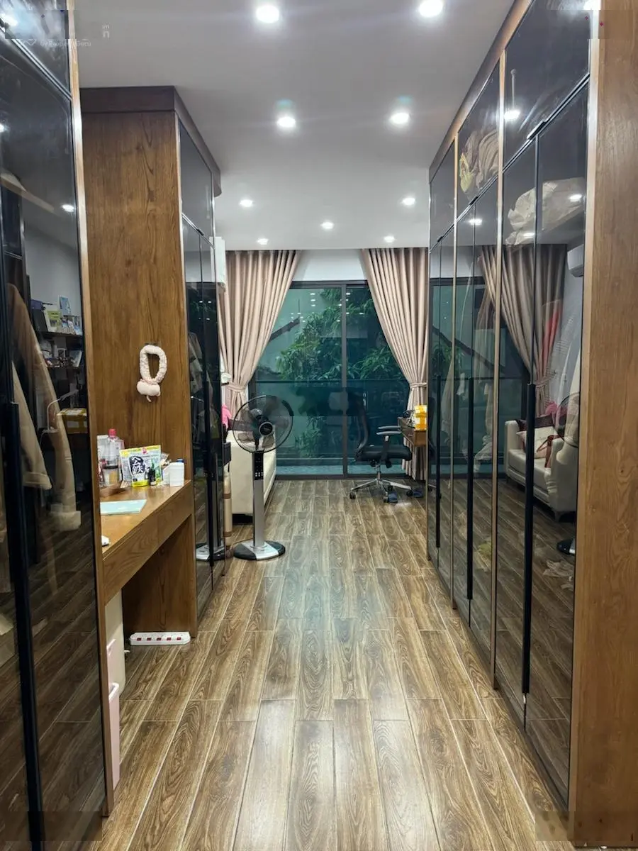 Toà văn phòng cầu giấy 70m x 8 tầng x mt 6m : giá : 24.5tỷ . kinh doanh - oto - thang máy