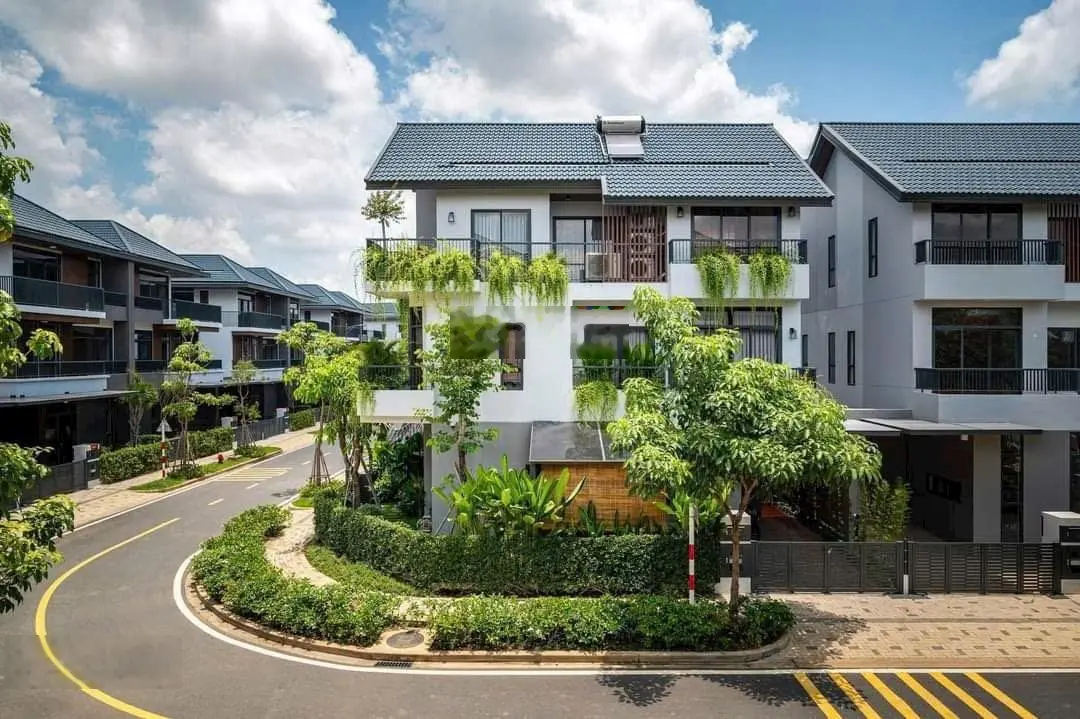 Cần bán căn Villa infinity view trực diện hồ 10x20m, KDT ID Junction Long Thành. LH 0931342525