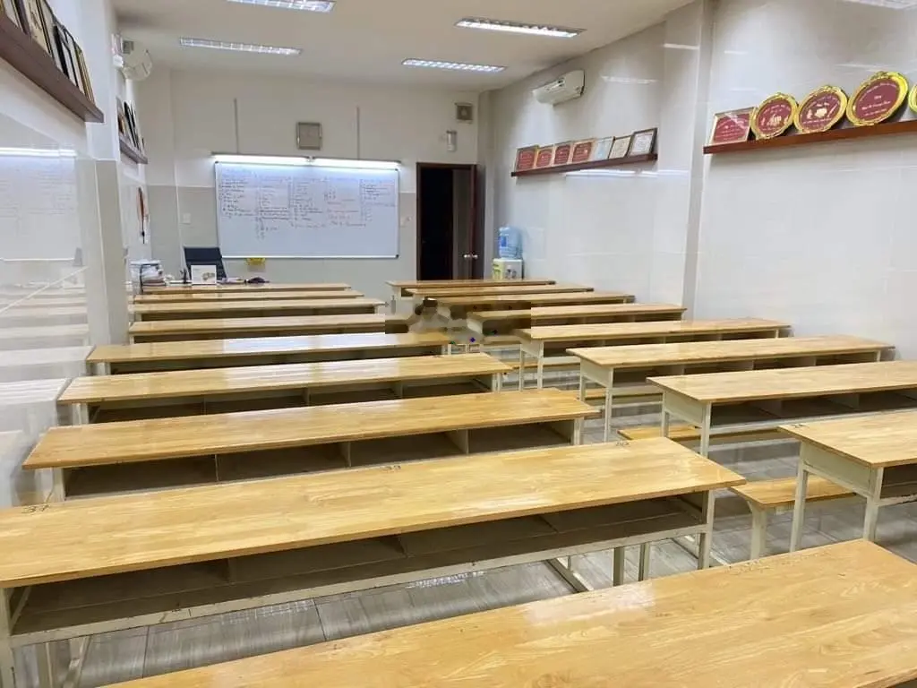 Nhà 156 m2 (8 x 20)m, 1 hầm 4 tầng, 2 mặt hẻm xe tải Lê Văn Sỹ. 43 tỷ