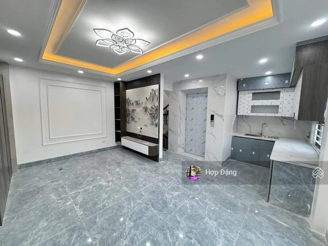 Nhà Đẹp Thang Máy ,Ngõ Nông Thẳng Tắp 3 Mặt Thoáng ,Phố Định Công Thượng nhỉnh 8 tỷ