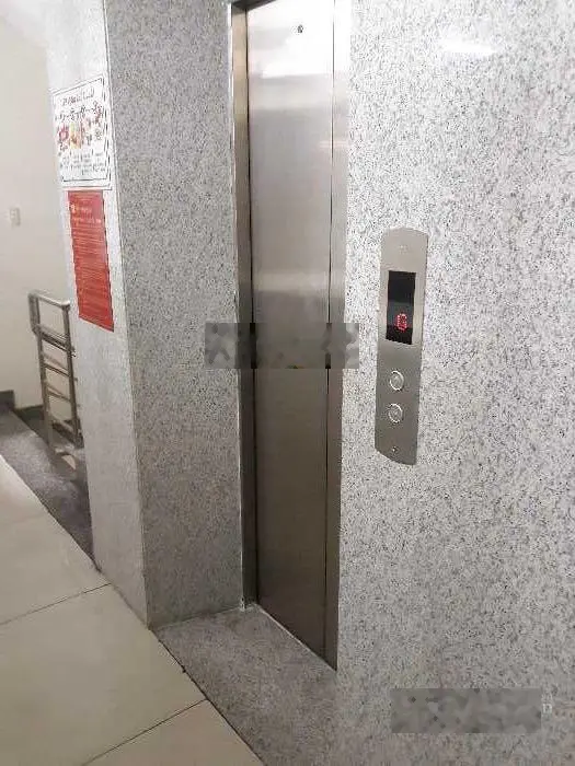 BÁN NHÀ MẶT TIỀN ĐƯỜNG TÔ HIẾN THÀNH, SỐ CHẴN HÀNH LANG 8M, NHÀ ĐẸP 5 TẦNG-VỊ TRÍ ĐẸP BIG C,QUẬN 10