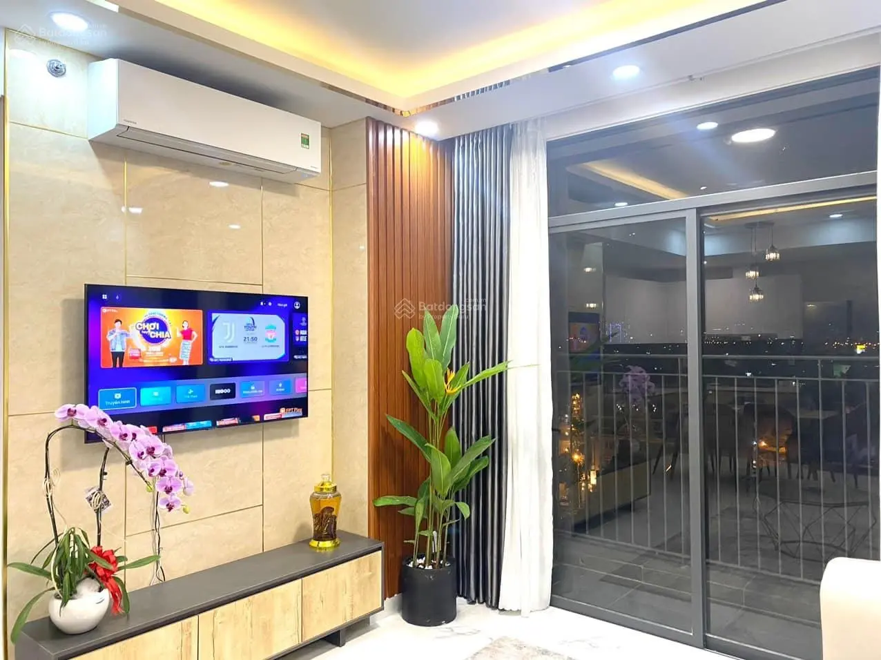 Bán nhanh căn hộ chung cư RichStar, Tân Phú. DT: 83m2, 3PN, 2WC, giá bán: 3.1 tỷ. LH: 0978 245 ***