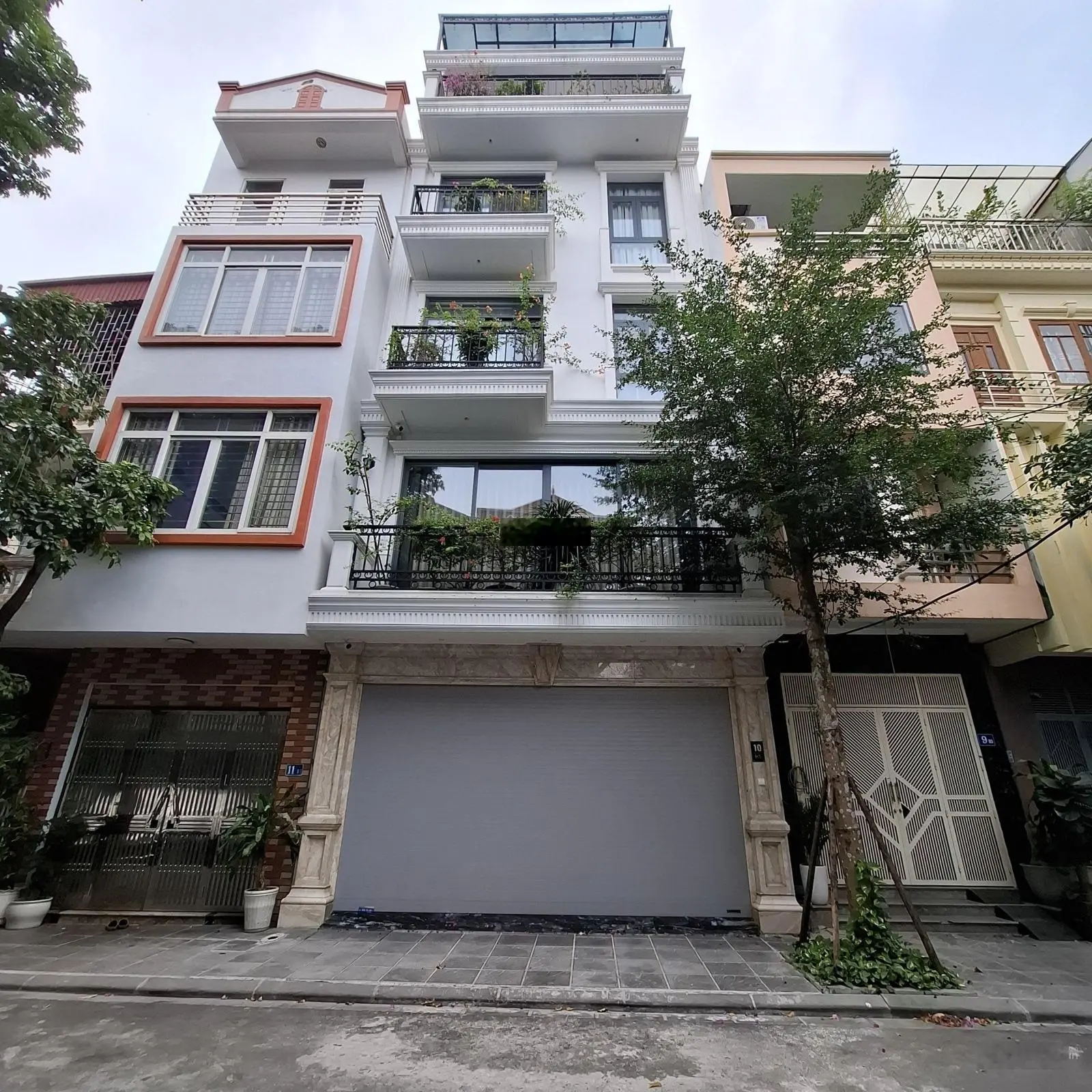 Bán gấp nhà dân xây 50m2 phố Chu Huy Mân phân lô ô tô tránh giá chỉ nhỉnh 10 tỷ