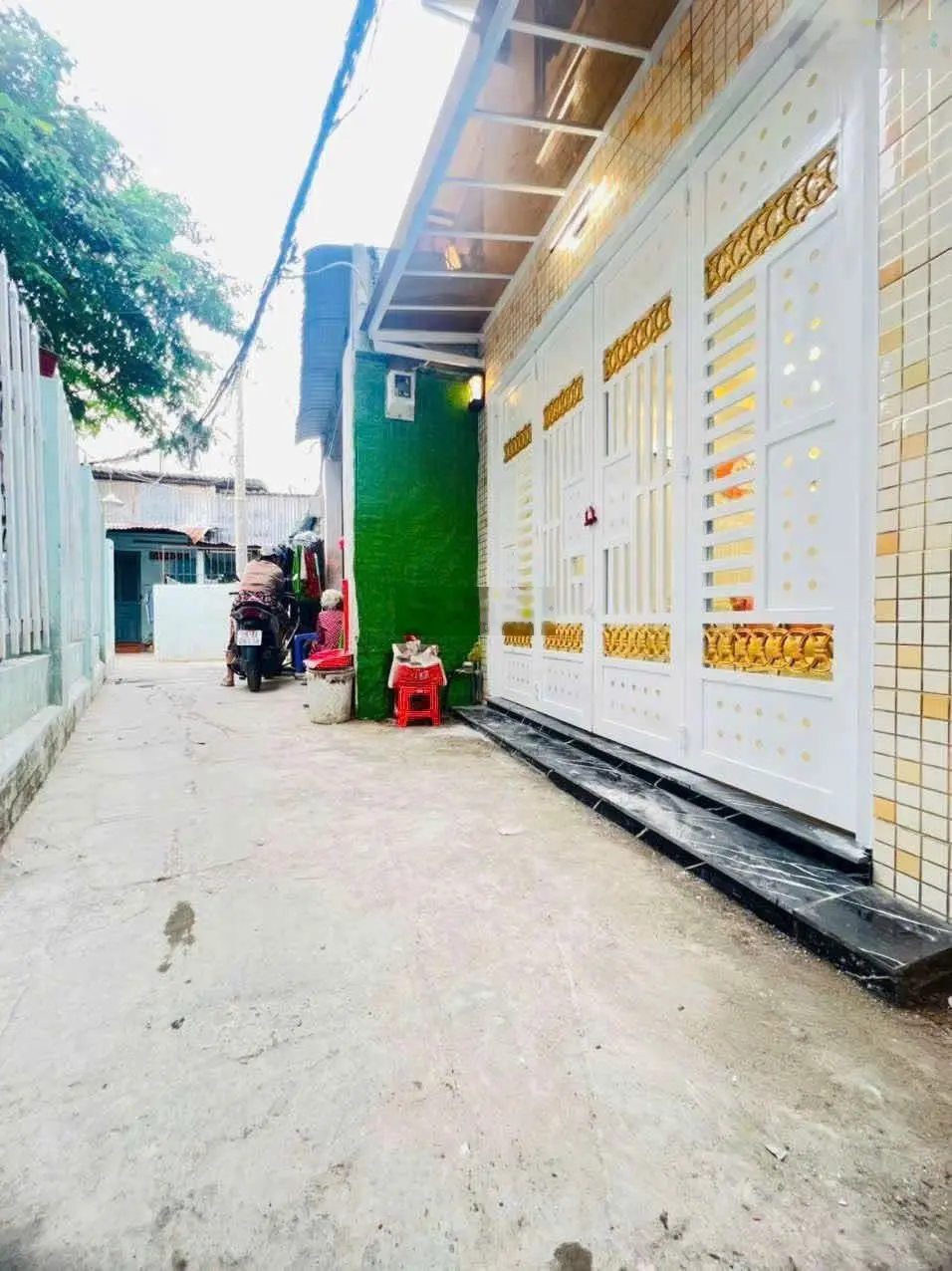 Nhà hiếm - 2 tầng 2 phòng 2 WC - sổ hồng riêng - hoàn công đủ - Ngân hàng hỗ trợ vay