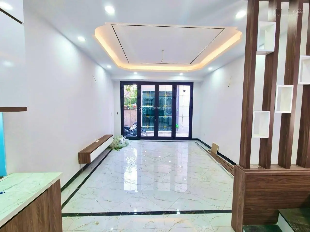 Bán nhà 381 Thụy Phương 35m2 5 tầng ô tô đỗ cổng - 4.35 tỷ