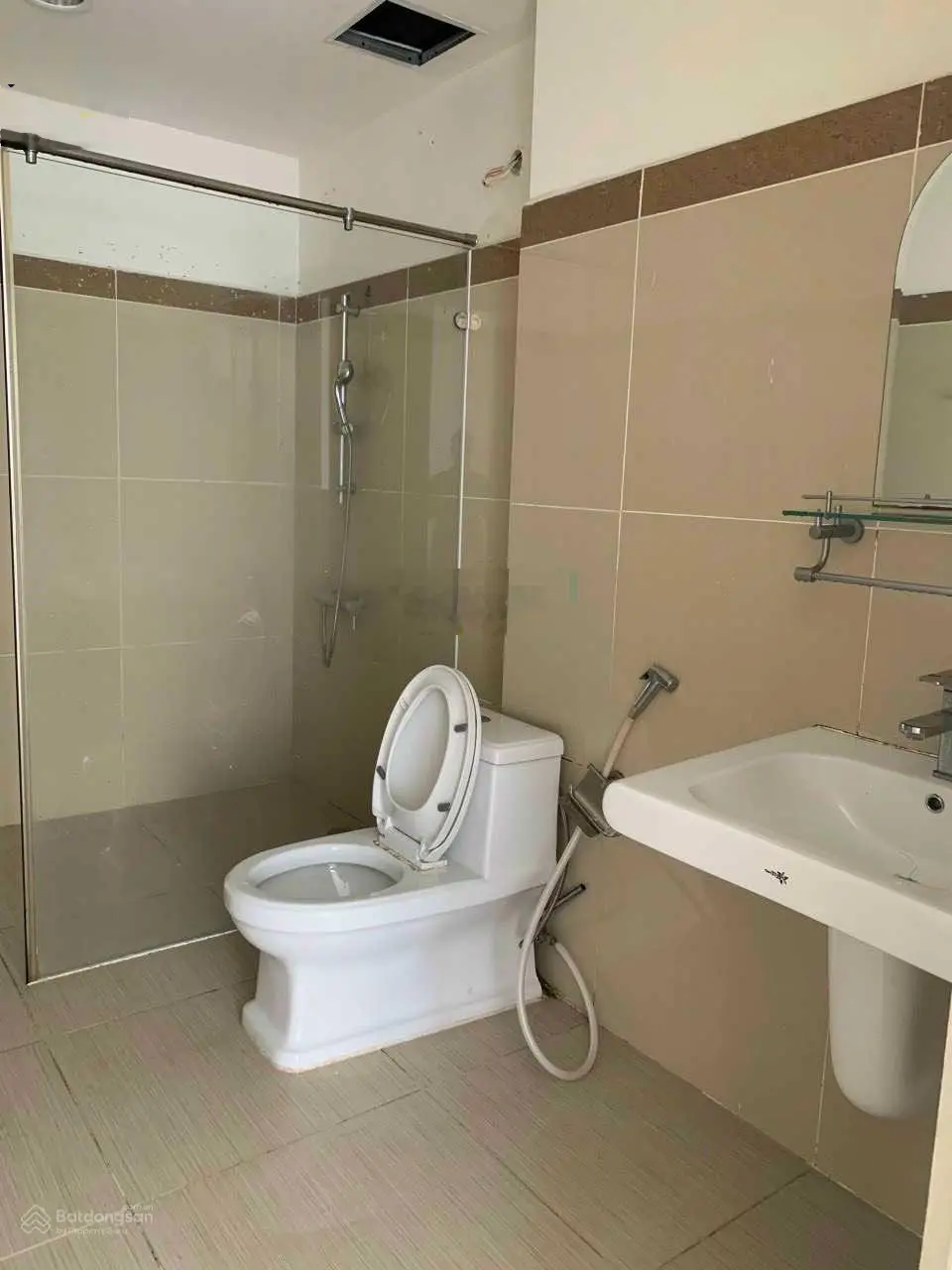Bán 97m2 3PN2WC giá 1ty990 nhà trống giá cực rẻ tại Era Town Đức Khải gọi và alo e ngay 0869 902 ***