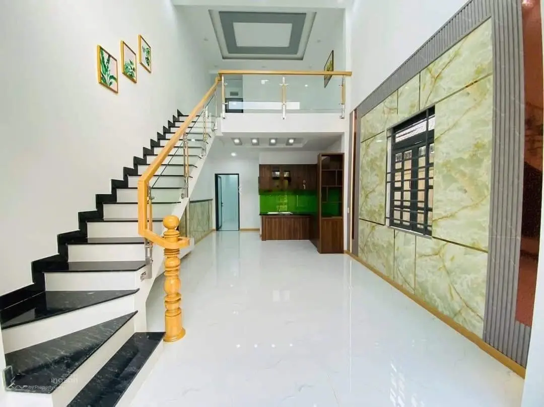 Cần bán gấp nhà do chủ đi định cư nước ngoài trong tuần này ngay Đinh Đức Thiện nhà 82m2 sổ sẵn