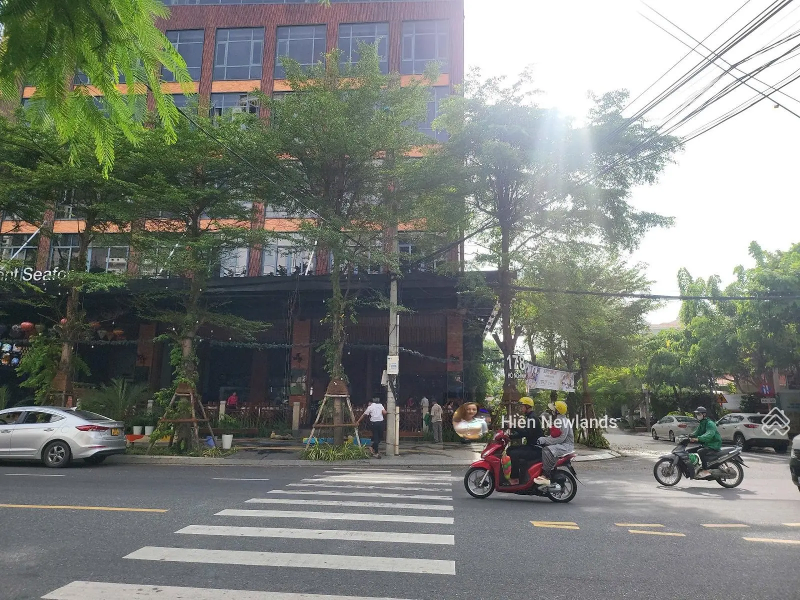 Bán toà nhà 6 tầng giá rẻ chỉ bằng giá đất mặt tiền đường Hồ Nghinh vị trí vip nhất tuyến gần Biển
