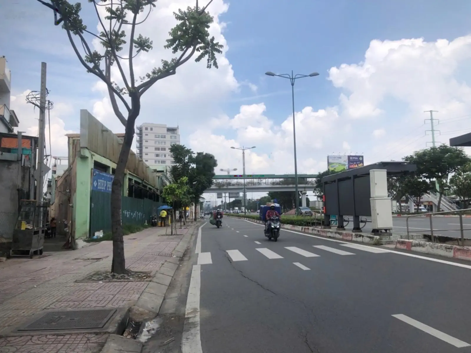 Nhà mặt tiền đường Phạm Văn Đồng vị trí đẹp kế GigaMall- nhà 1T3L hoàn công - giá giảm còn 19 tỷ TL