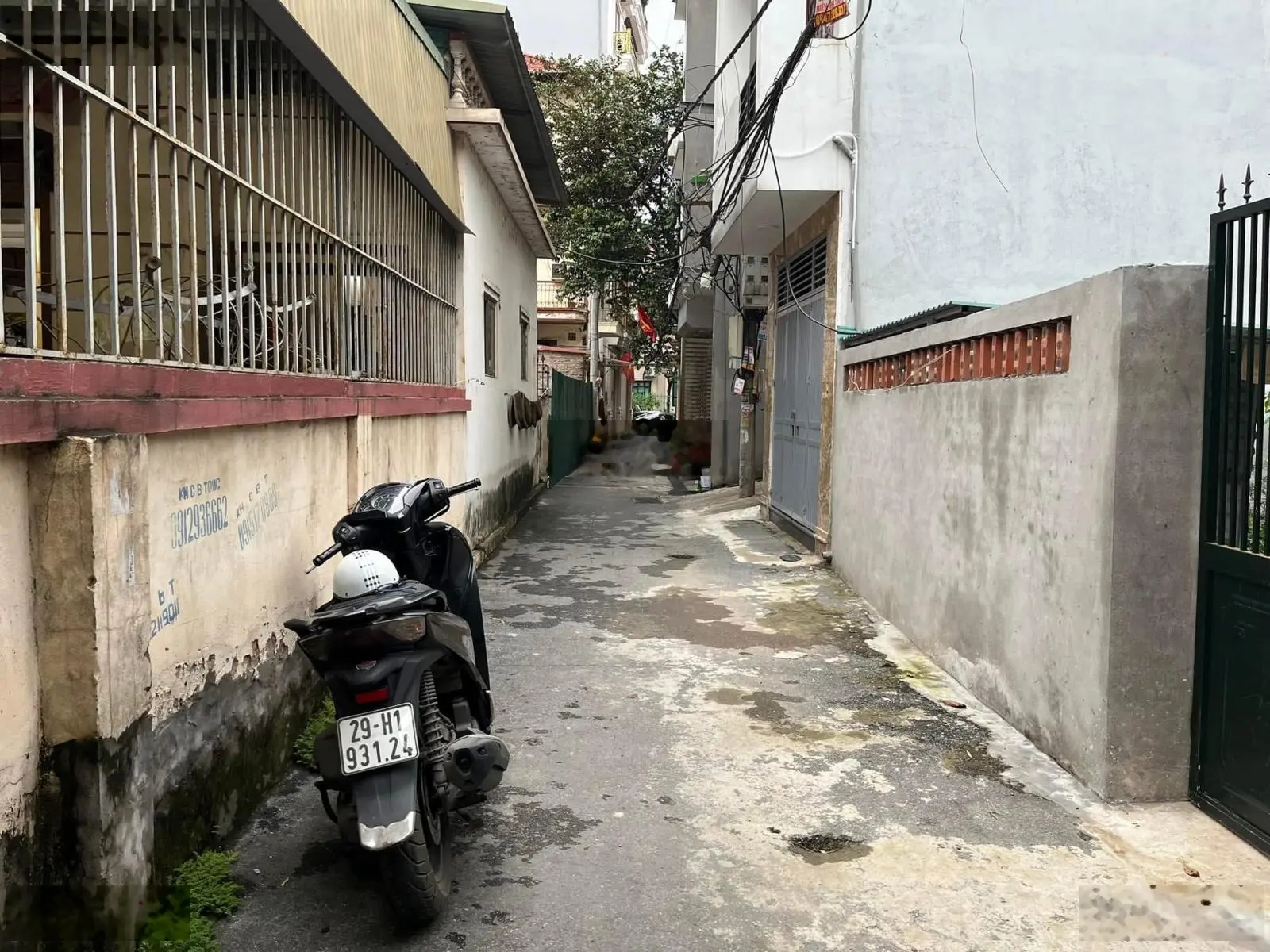 Bán nhà Phú Thượng, thông sang Phú Xá, diện tích 110m, mặt tiền 7,8m. Ngõ thông ô tô qua nhà